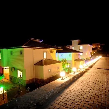 Amira Villas