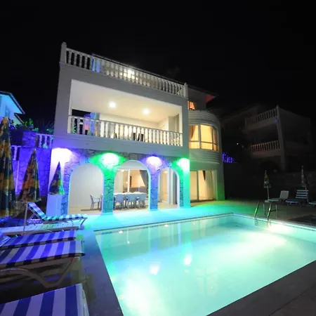 Amira Villas